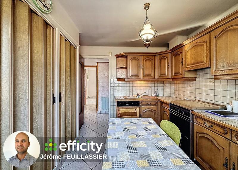 Maison - 90 m² - 5 pièces