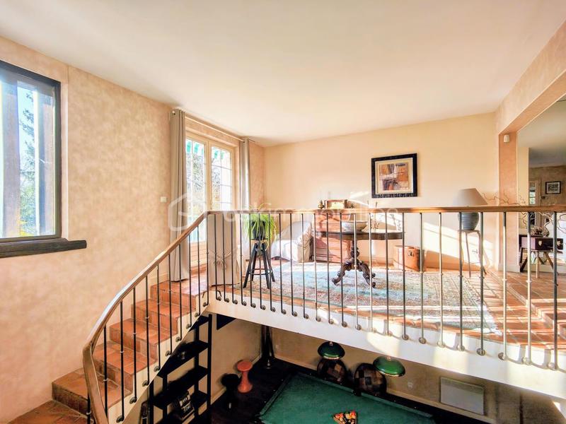 Maison - 390 m² - 15 pièces