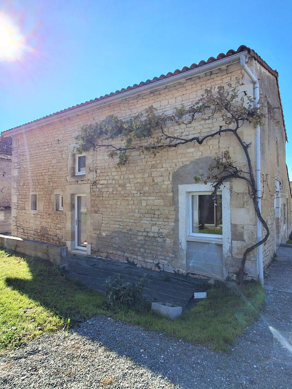 Maison - 280 m² - 9 pièces