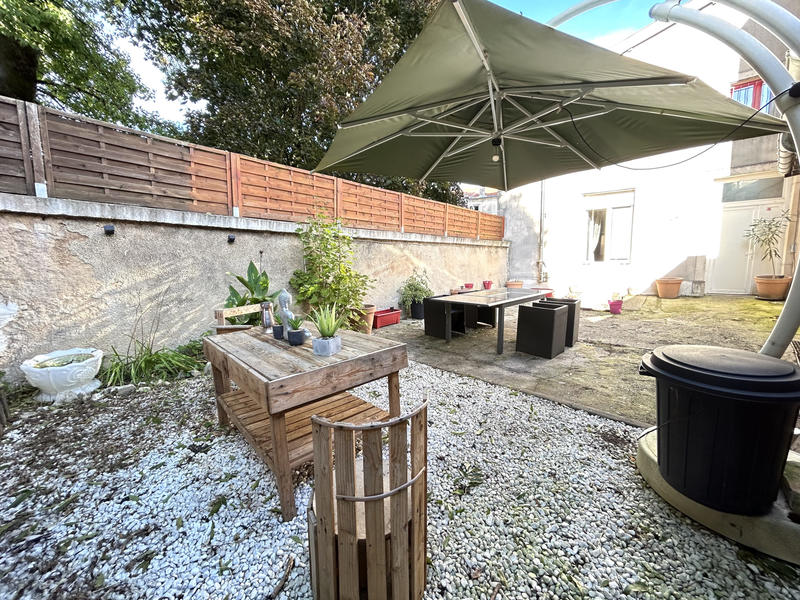 Maison - 253 m² - 6 pièces