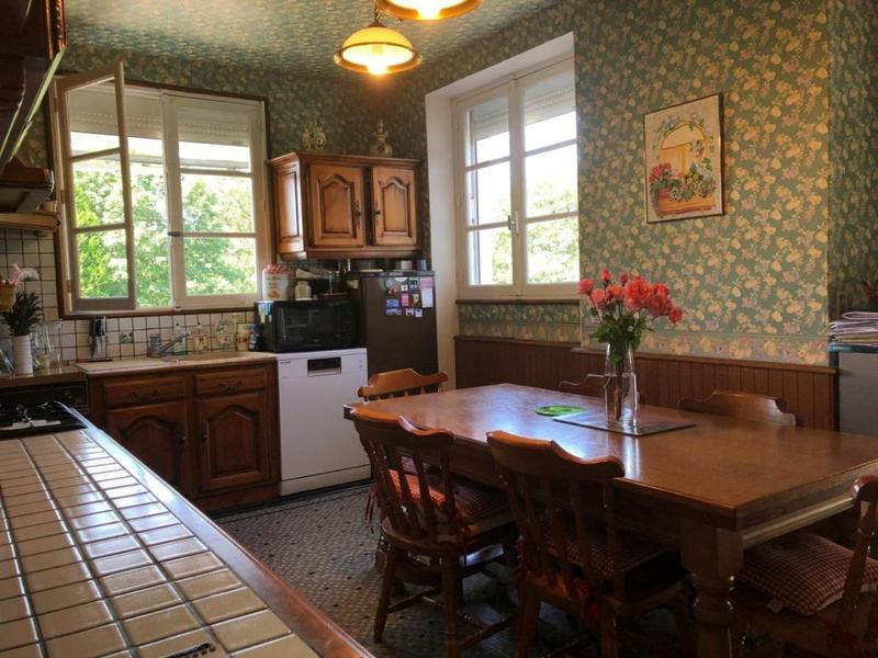 Maison en pierre - 216 m² - 8 pièces