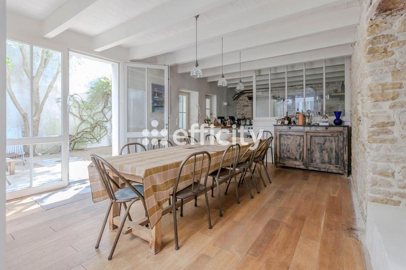 Maison - 192 m² - 9 pièces