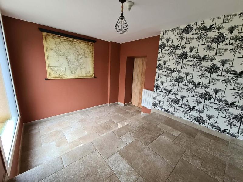 Maison - 210 m² - 7 pièces