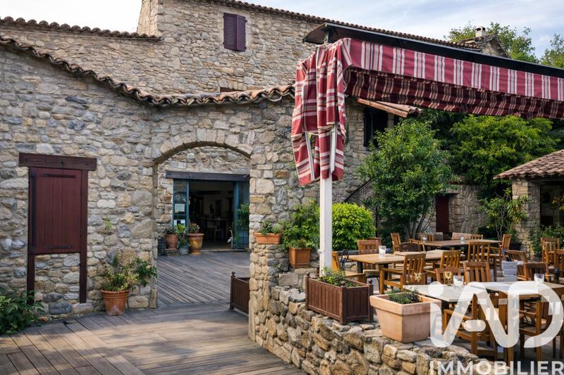 Maison - 480 m² - 15 pièces