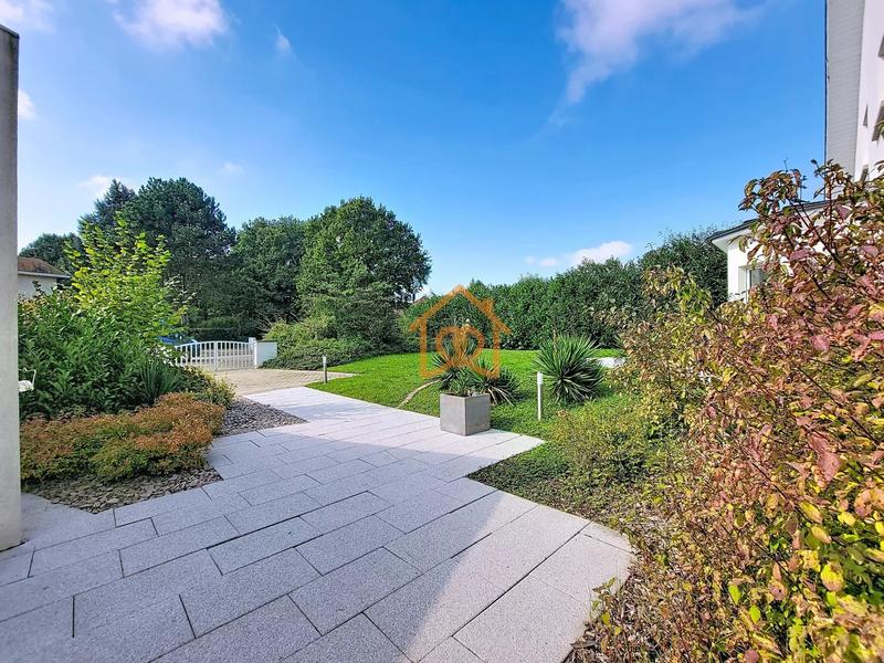 Villa - 245 m² - 7 pièces