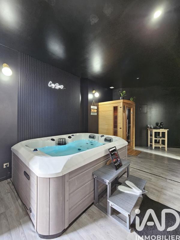 Studio - 106 m² - 1 pièce