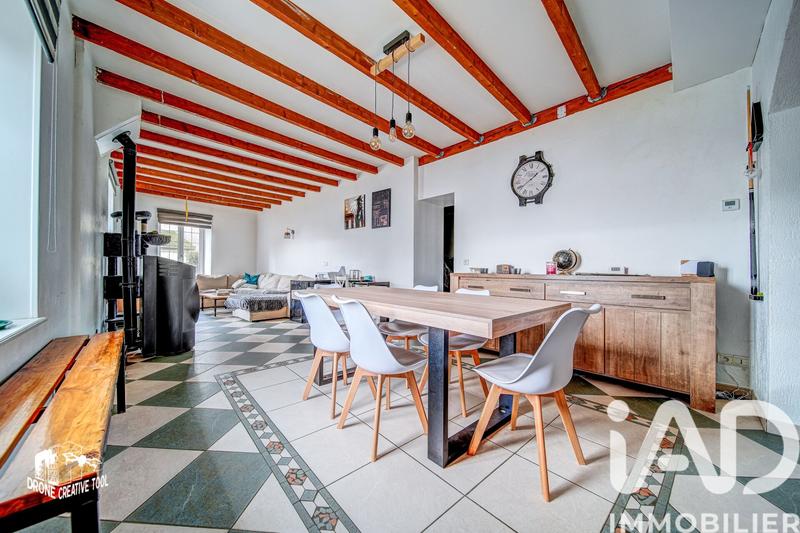 Maison - 247 m² - 7 pièces
