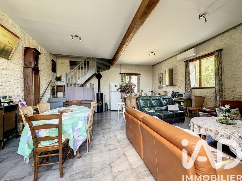Maison - 290 m² - 9 pièces