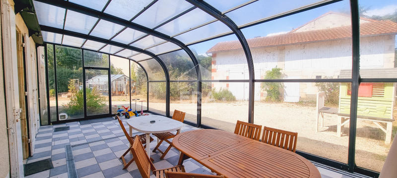 Maison - 264 m² - 9 pièces