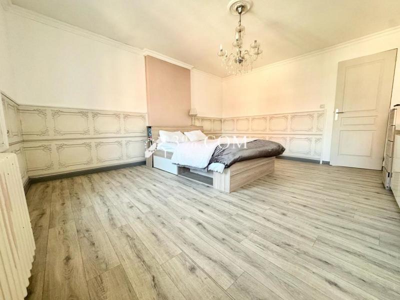 Maison - 187 m² - 6 pièces