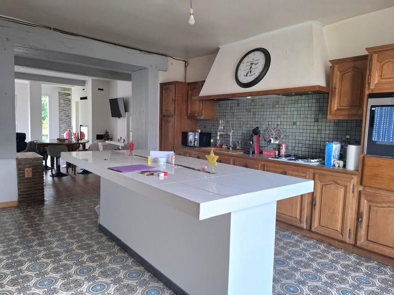 Maison - 179 m² - 7 pièces