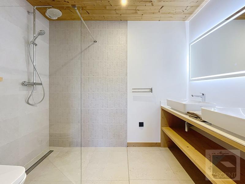 Châlet - 225 m² - 8 pièces