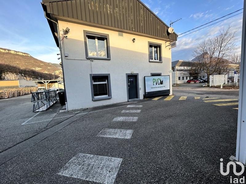 Local commercial - 2 500 m²