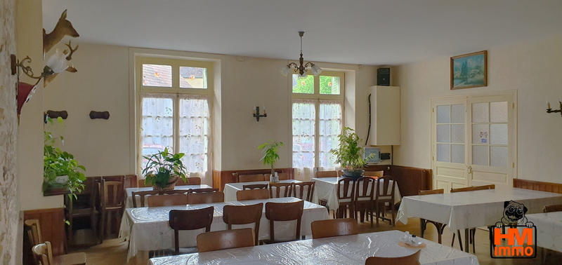 Maison - 218 m² - 9 pièces