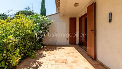 Maison traditionnelle - 150 m² - 6 pièces