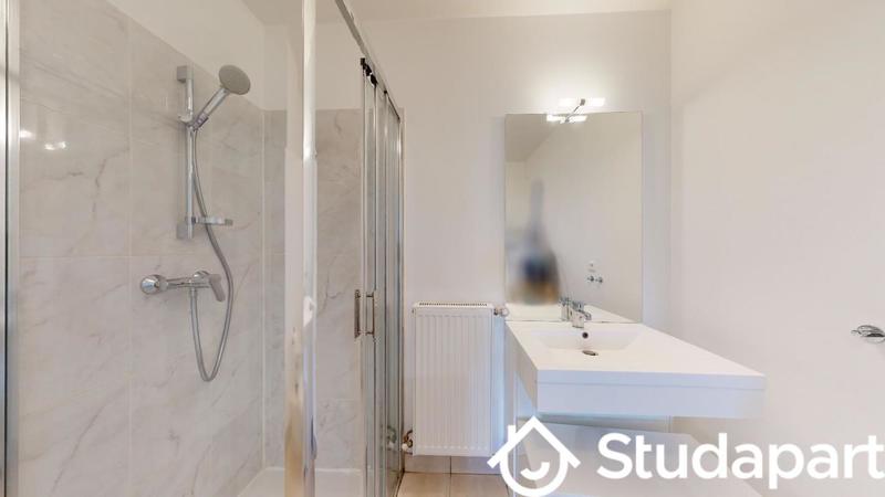 Chambre - 13 m² - 1 pièce