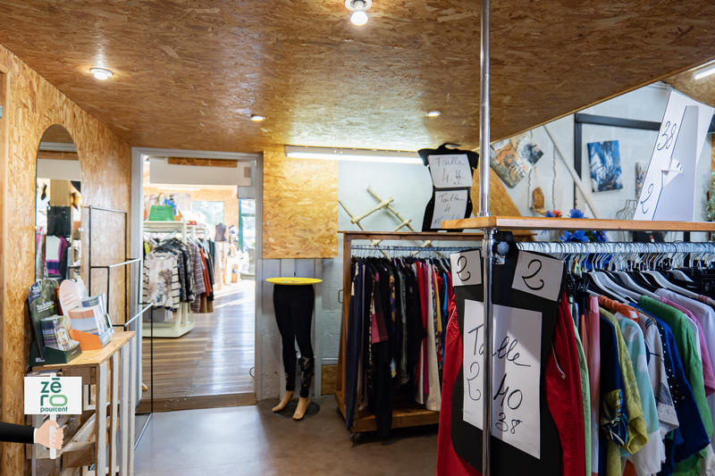 Fonds de commerce - Magasins - 150 m²