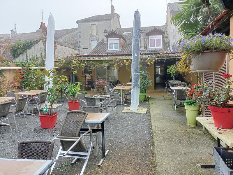 Local commercial - 262 m² - 13 pièces