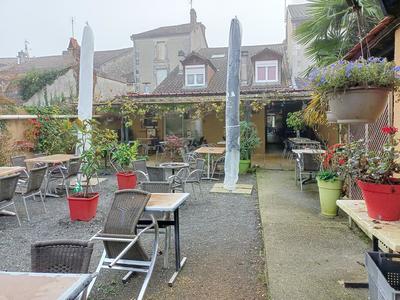 Local commercial - 262 m² - 13 pièces