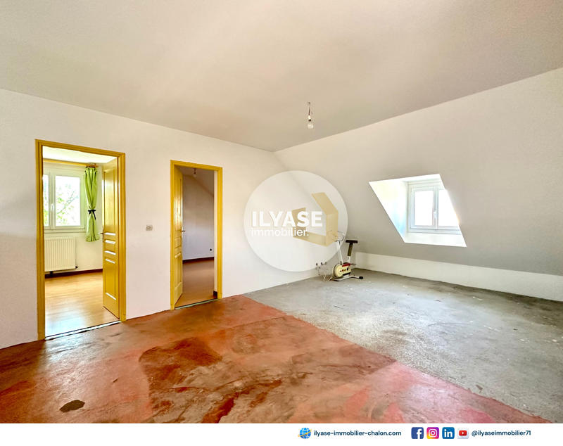 Maison - 200 m² - 10 pièces