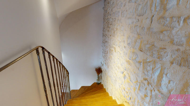 Maison - 203 m² - 8 pièces