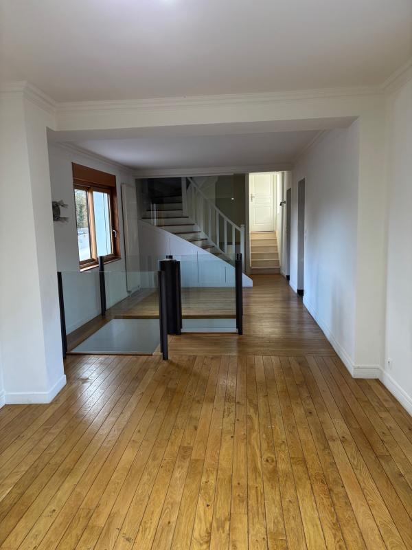 Maison - 230 m² - 6 pièces