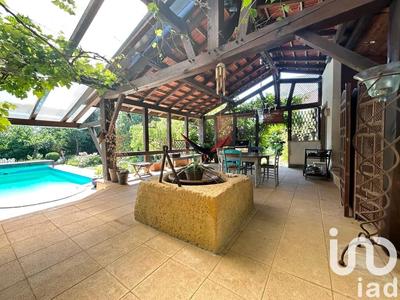 Maison - 213 m² - 7 pièces