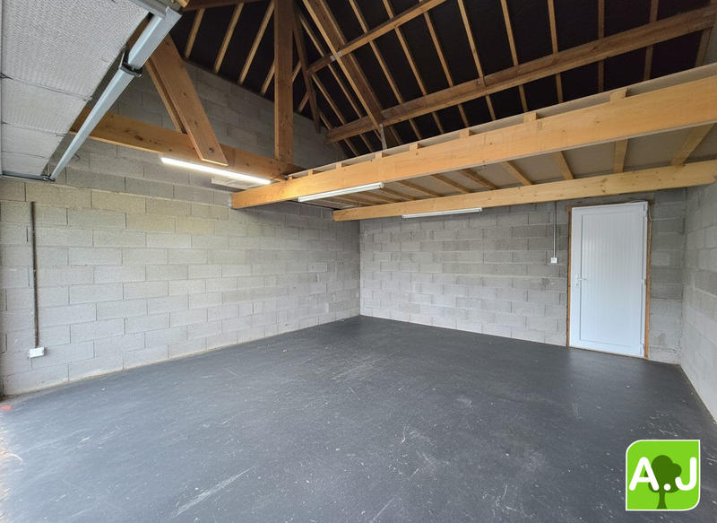 Maison traditionnelle - 90 m² - 5 pièces