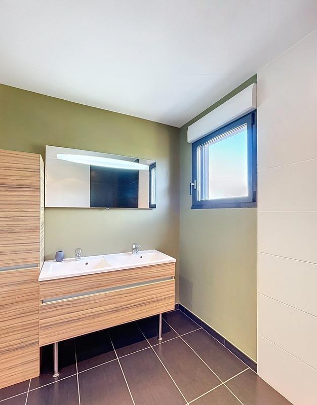 Maison - 163 m² - 6 pièces