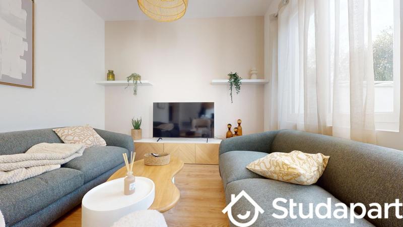 Chambre - 11 m² - 1 pièce