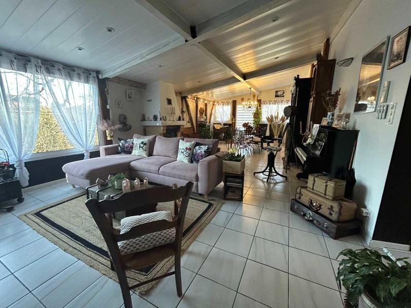 Maison - 387 m² - 8 pièces