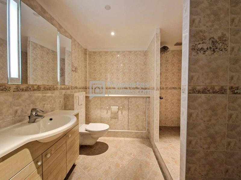 Maison - 96 m² - 5 pièces