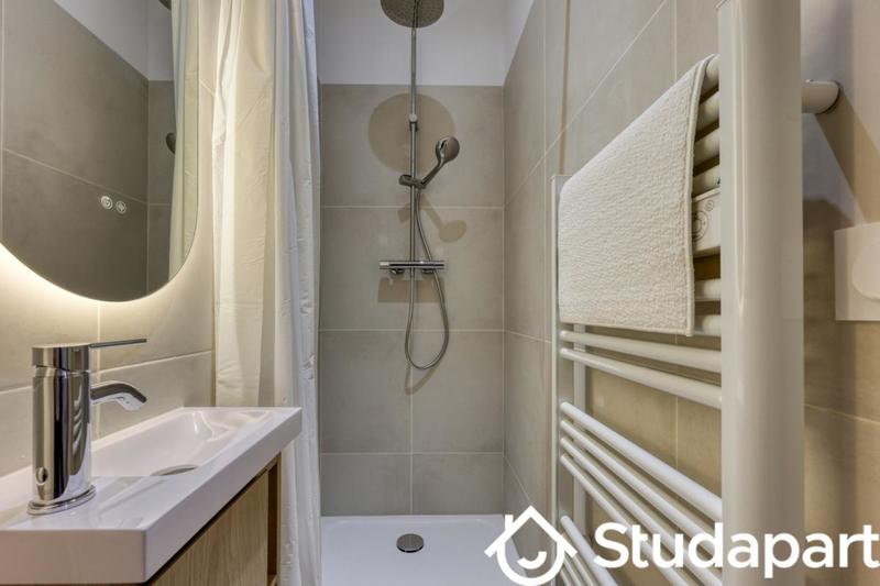 Chambre - 9 m² - 1 pièce