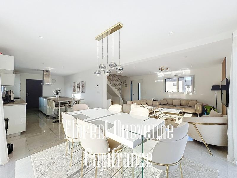 Maison - 151 m² - 6 pièces