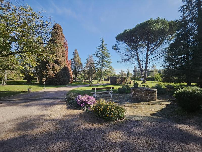 Maison ancienne - 285 m² - 8 pièces