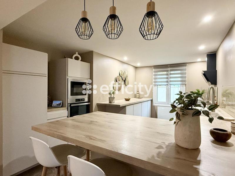 Maison - 138 m² - 6 pièces