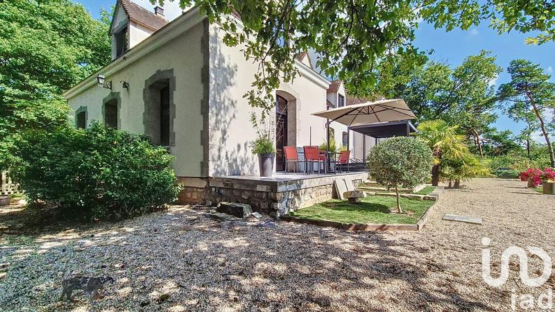 Maison - 370 m² - 8 pièces