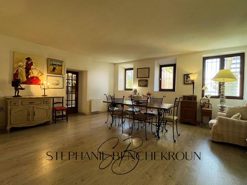 Maison - 180 m² - 5 pièces