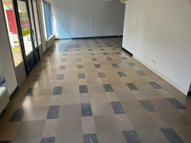 Services - 89 m² - 3 pièces