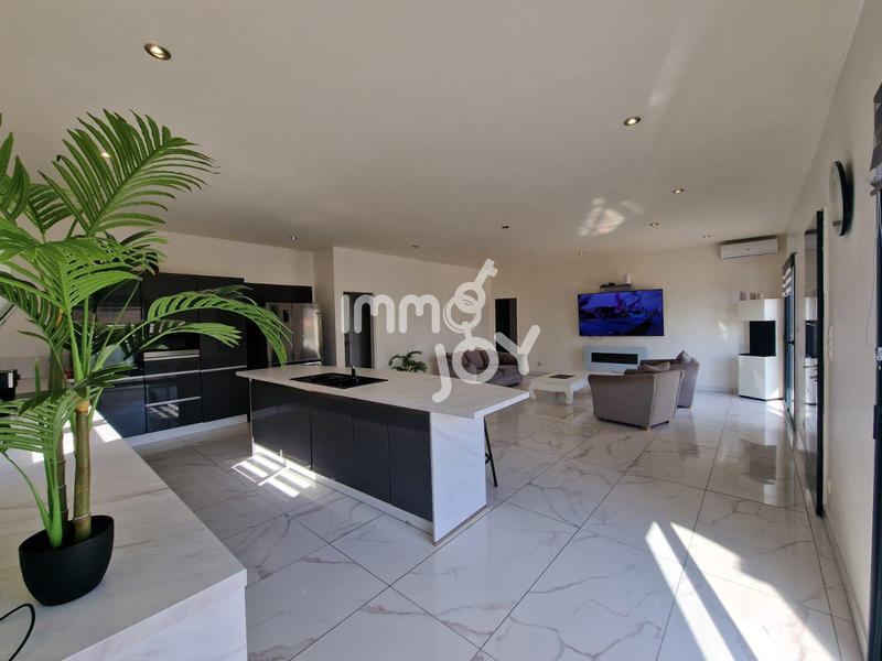 Maison - 110 m² - 4 pièces