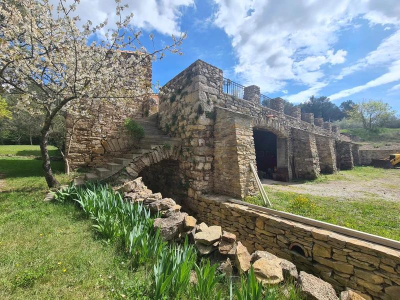 Mas - 437 m² - 11 pièces