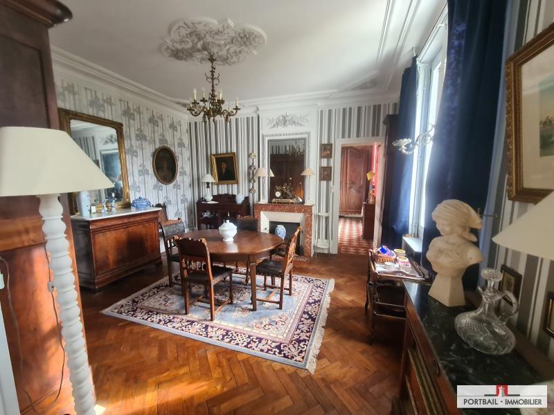 Propriété - 345 m² - 8 pièces