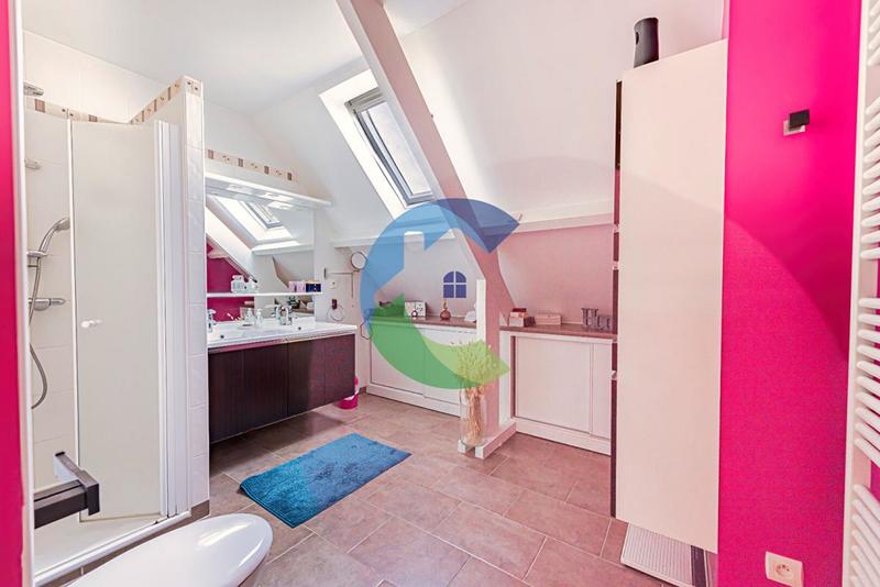 Pavillon - 150 m² - 7 pièces