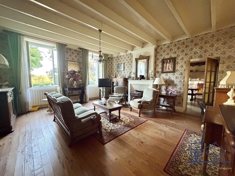 Maison ancienne - 319 m² - 10 pièces