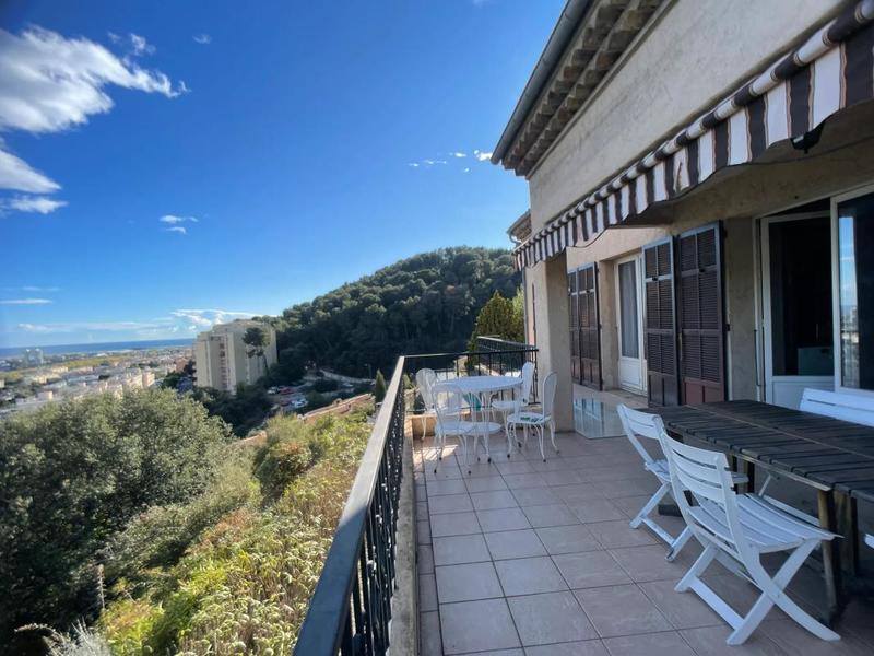 Maison - 200 m² - 6 pièces