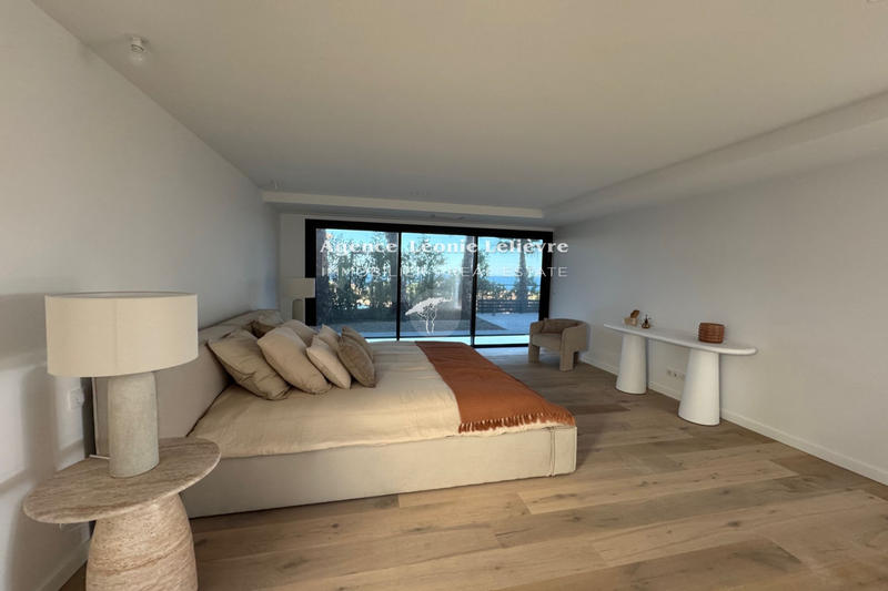 Maison contemporaine - 539 m² - 13 pièces