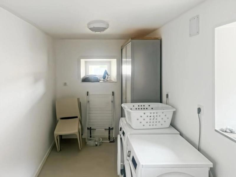 Maison - 240 m² - 4 pièces