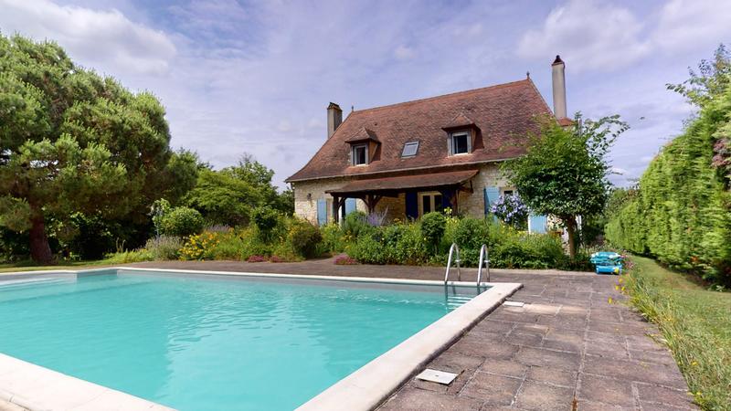 Maison traditionnelle - 140 m² - 5 pièces