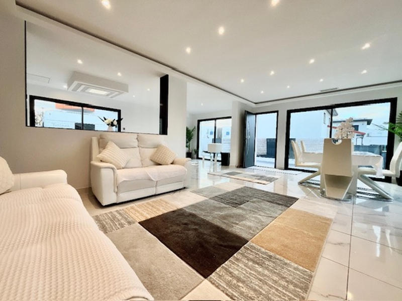 Maison - 110 m² - 4 pièces