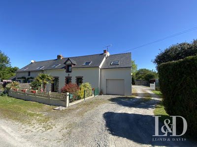 Maison traditionnelle - 160 m² - 8 pièces